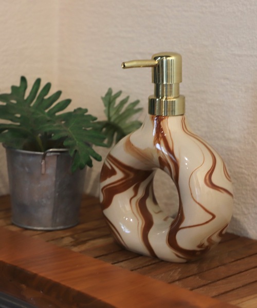 a.depeche（アデペシュ）の「【a.depeche/アデペシュ】ソープディスペンサー　eclat soap dispenser strata　おしゃれなギフトに最適！（インテリア雑貨・レディース・オレンジ・FREE）」の4枚目の写真