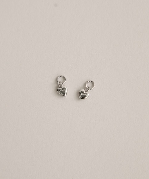 FUULLY STUDIO(フーリィーステューディオ)の「ミニハートチャーム/2個セット(チャーム・レディース・シルバー/ゴールド・FREE)」の9枚目の写真