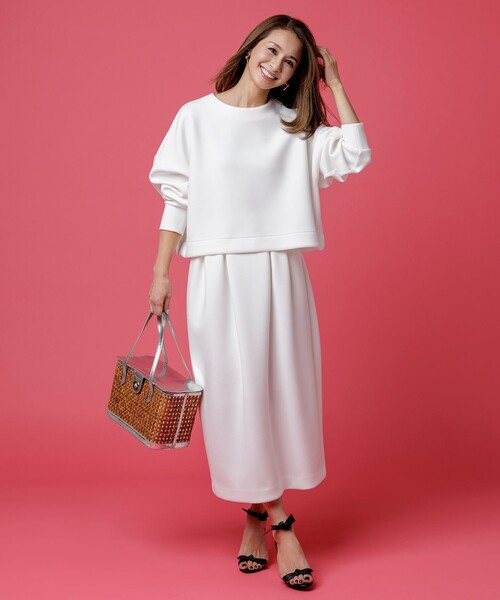 UNFILO(アンフィーロ)の「BEAUTY FORM JERSEY コクーン スカート(スカート・レディース・ベージュ系/ホワイト系/ネイビー系・LARGE/MEDIUM/SMALL/X-SMALL)」の2枚目の写真
