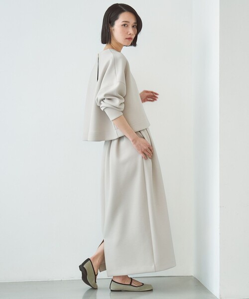 UNFILO(アンフィーロ)の「BEAUTY FORM JERSEY コクーン スカート(スカート・レディース・ベージュ系/ホワイト系/ネイビー系・LARGE/MEDIUM/SMALL/X-SMALL)」の5枚目の写真