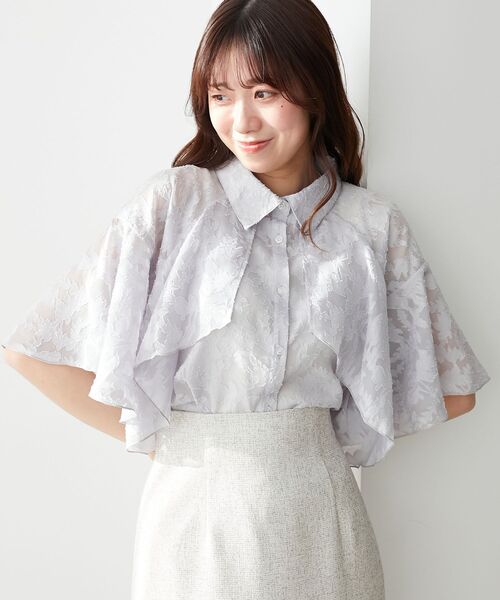 MAJESTIC LEGON(マジェスティックレゴン)の「【WEB限定/カラバリ豊富/通気性抜群で涼しい】シアーケープブラウス(シャツ/ブラウス・レディース・グレー/A/ブラック/アイボリー/グレー系その他/ホワイト系その他/ブラック系その他/グレー系その他2・MEDIUM)」の13枚目の写真