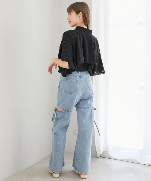 MAJESTIC LEGON(マジェスティックレゴン)の「【WEB限定/カラバリ豊富/通気性抜群で涼しい】シアーケープブラウス(シャツ/ブラウス・レディース・グレー/A/ブラック/アイボリー/グレー系その他/ホワイト系その他/ブラック系その他/グレー系その他2・MEDIUM)」の18枚目の写真