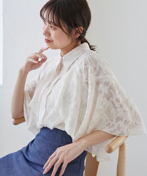 MAJESTIC LEGON（マジェスティックレゴン）の「シアーケープブラウス（シャツ/ブラウス・レディース・グレー/A/ブラック/アイボリー/グレー系その他/ホワイト系その他/ブラック系その他/グレー系その他2/ブラック系その他2・MEDIUM）」の15枚目の写真