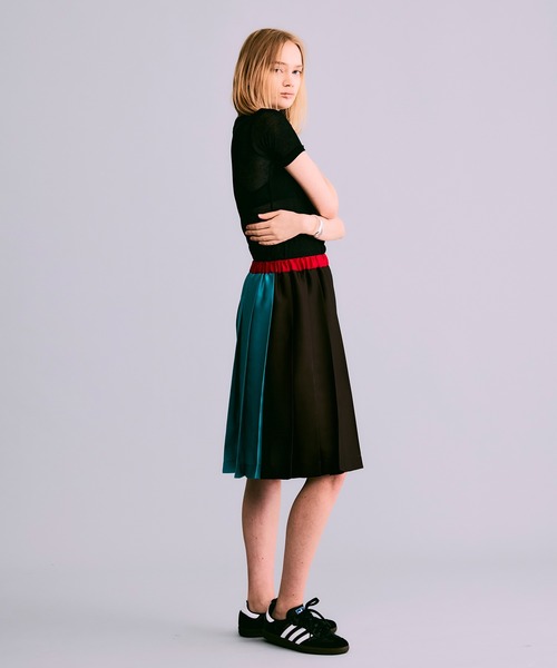 NOISE MAKER（ノイズメーカー）の「バイカラープリーツスカート【MADE IN JAPAN】（スカート・レディース・ブラウン系/ネイビー系/ピンク系・38/36）」の7枚目の写真