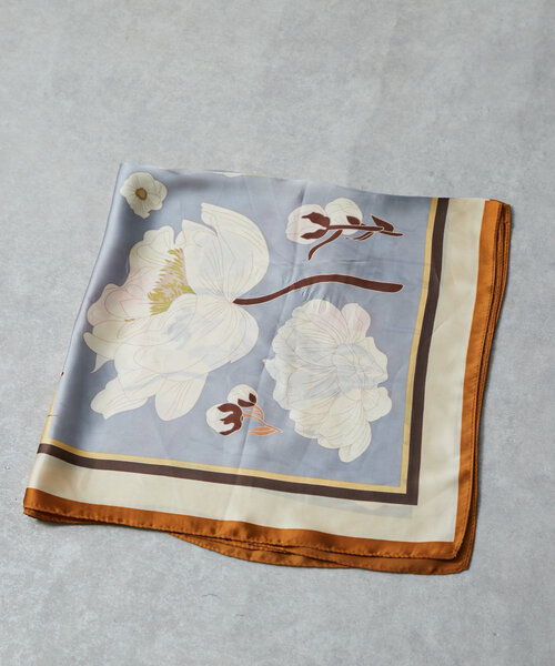 un dix cors（アンディコール）の「レトロ花柄スカーフ（バンダナ/スカーフ・レディース・ベージュ/オレンジ・FREE）」の3枚目の写真