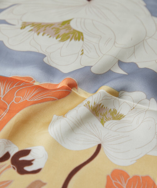 un dix cors（アンディコール）の「レトロ花柄スカーフ（バンダナ/スカーフ・レディース・ベージュ/オレンジ・FREE）」の6枚目の写真