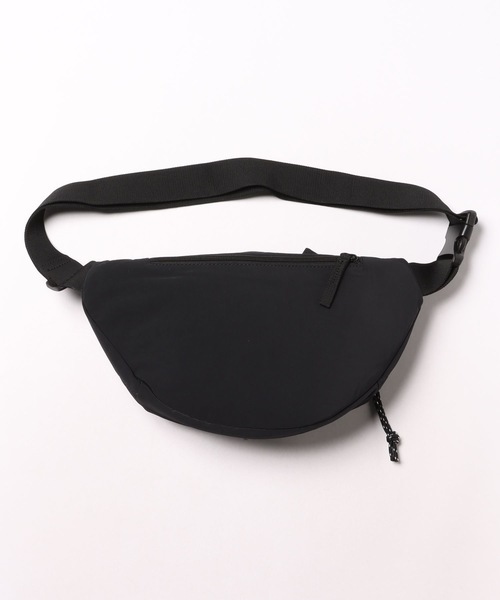 Bou Jeloud（ブージュルード）の「ナイロンZIPバッグ（ボディバッグ/ウエストポーチ・レディース・ベージュ/ブラック・FREE）」の17枚目の写真