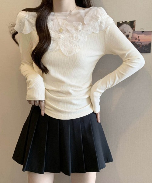 Miniministore(ミニミニストア)の「花柄装飾 長袖 リブトップス 韓国風(Tシャツ/カットソー・レディース・ブラック/アイボリー・FREE)」の10枚目の写真