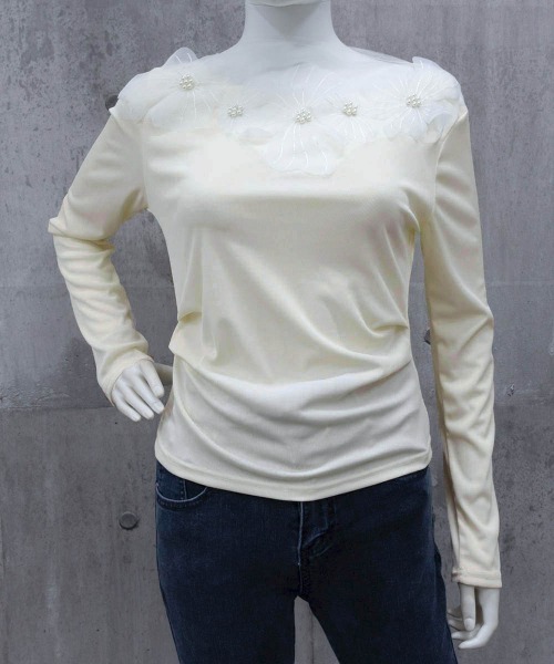 Miniministore(ミニミニストア)の「花柄装飾 長袖 リブトップス 韓国風(Tシャツ/カットソー・レディース・ブラック/アイボリー・FREE)」の12枚目の写真