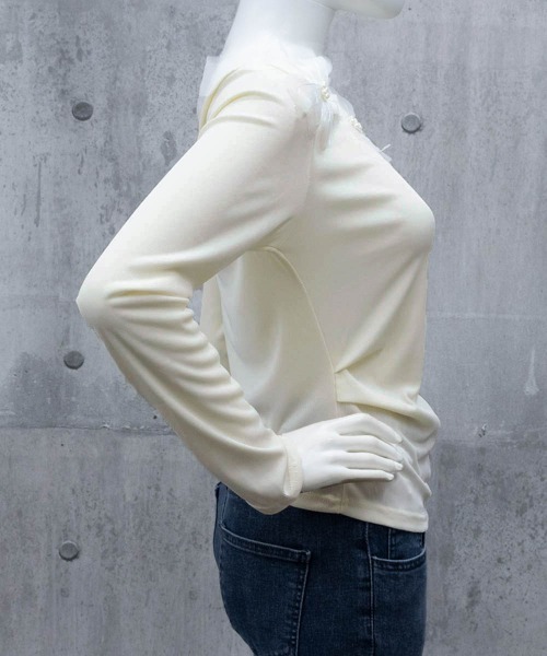 Miniministore(ミニミニストア)の「花柄装飾 長袖 リブトップス 韓国風(Tシャツ/カットソー・レディース・ブラック/アイボリー・FREE)」の13枚目の写真