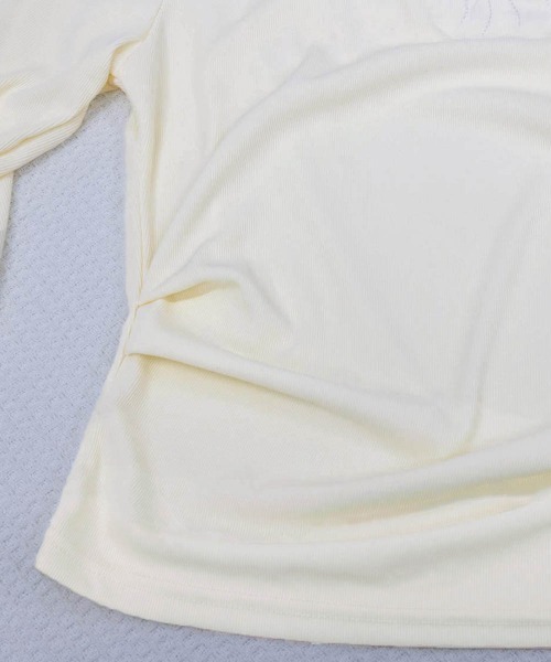 Miniministore(ミニミニストア)の「花柄装飾 長袖 リブトップス 韓国風(Tシャツ/カットソー・レディース・ブラック/アイボリー・FREE)」の19枚目の写真