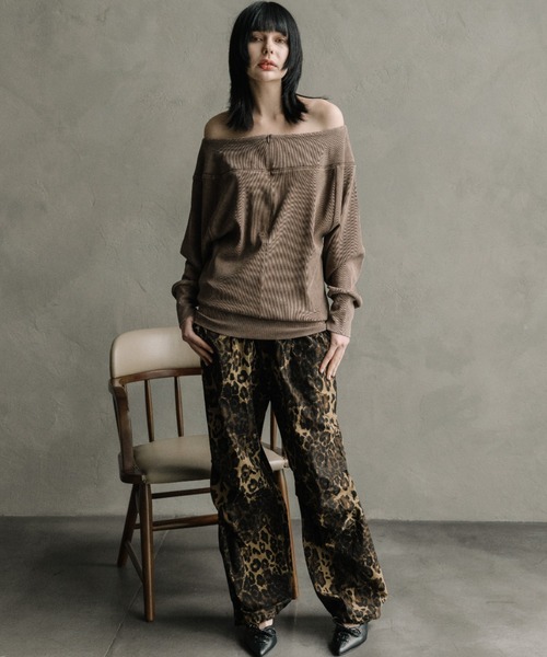 FOREVER 21(フォーエバー トゥエンティーワン)の「【2025SS】ナイロンニータックパンツ(その他パンツ・レディース・グレー/レオパード/ブラック・FREE)」の4枚目の写真