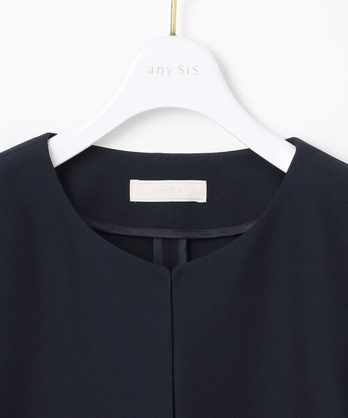ANY SIS（エニィスィス）の「【UVカット・接触冷感・吸水速乾】スマートビューティストレッチ ペプラムショート ジャケット（ノーカラージャケット・レディース・黄土色系/ライトグレー系/ネイビー系・1/2/3）」の14枚目の写真