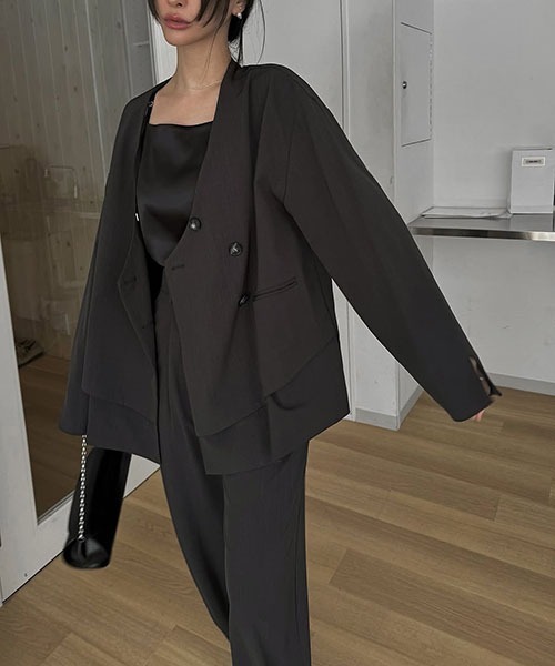 WILLFULLY(ウィルフリー)の「double hem flutter no collar JK(ノーカラージャケット・レディース・ライトグレー系/チャコール/サンドベージュ・FREE)」の2枚目の写真