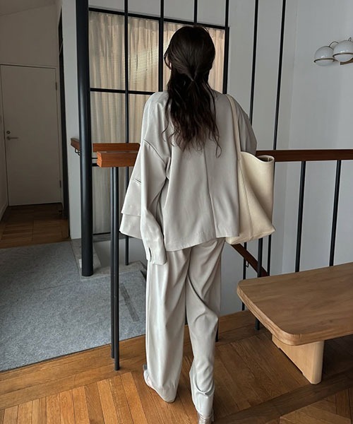 WILLFULLY(ウィルフリー)の「double hem flutter no collar JK(ノーカラージャケット・レディース・ライトグレー系/チャコール/サンドベージュ・FREE)」の8枚目の写真