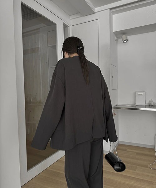 WILLFULLY(ウィルフリー)の「double hem flutter no collar JK(ノーカラージャケット・レディース・ライトグレー系/チャコール/サンドベージュ・FREE)」の20枚目の写真
