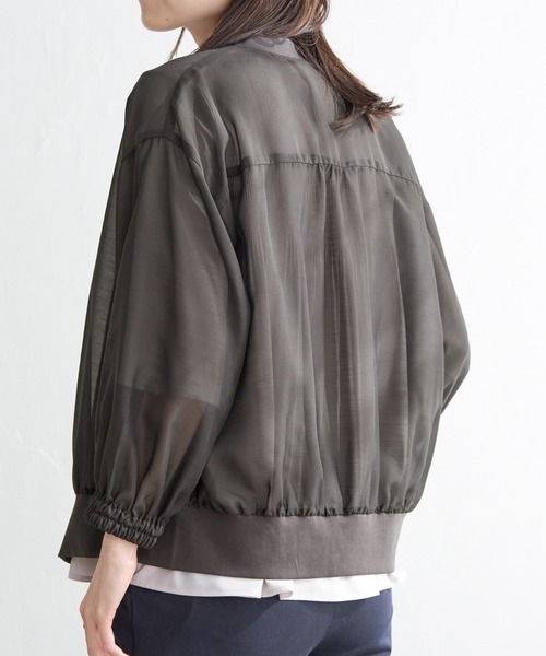 ikka（イッカ）の「【雑誌InRed6月号掲載】シアーカーデブルゾン（ブルゾン・レディース・ダークベージュ/チャコールグレー・M/L/S）」の12枚目の写真