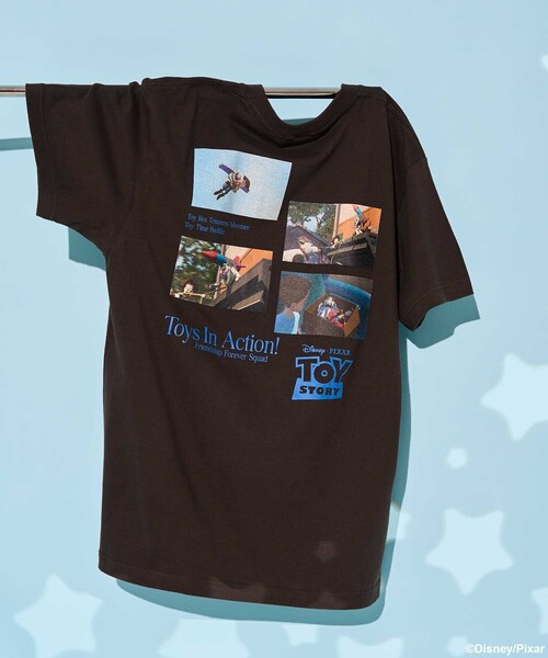 セール】【TOYSTORY】 4scenes バックプリント Tシャツ/ トイ