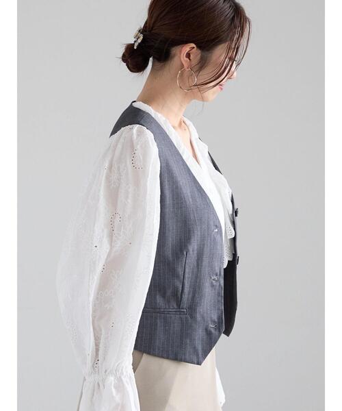 Te chichi(テチチ)の「【宮本茉由着用】ストライプショートベスト《2025spring catalog item》(シャツ/ブラウス・レディース・ネイビー/グレー・F)」の8枚目の写真