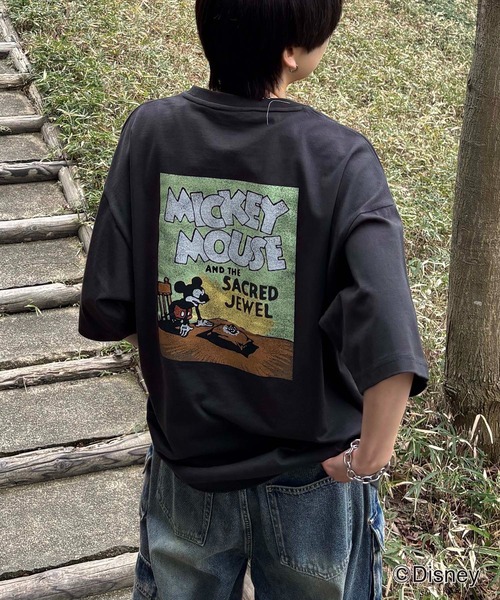 Disney(ディズニー)の「Disney ヴィンテージライクプリント ミッキー / ドナルド / グーフィー リンガー半袖Tシャツ メンズ レディース(Tシャツ/カットソー・メンズ・ブラック系その他2/ブラウン系その他/グリーン/ホワイト系その他4/ホワイト系その他3/ホワイト系その他2/パープル系その他3/ブルー系その他4/ホワイト/チャコールグレー/ネイビー系2/アイボリー系/グレー系/ブラック系その他4/ブラック系その他3・L/M)」の9枚目の写真