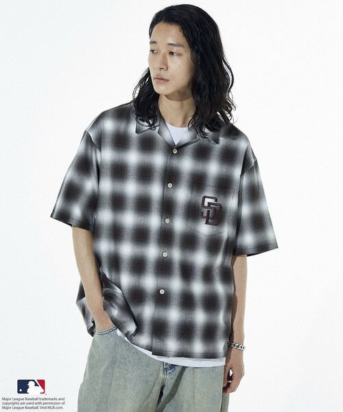 MLB（メジャーリーグベースボール）の「FREAK’S STORE/フリークスストア MLB ショートスリーブ チェックシャツ（シャツ/ブラウス・メンズ・ブラウン/ブラック/グレー・LARGE/MEDIUM）」の3枚目の写真