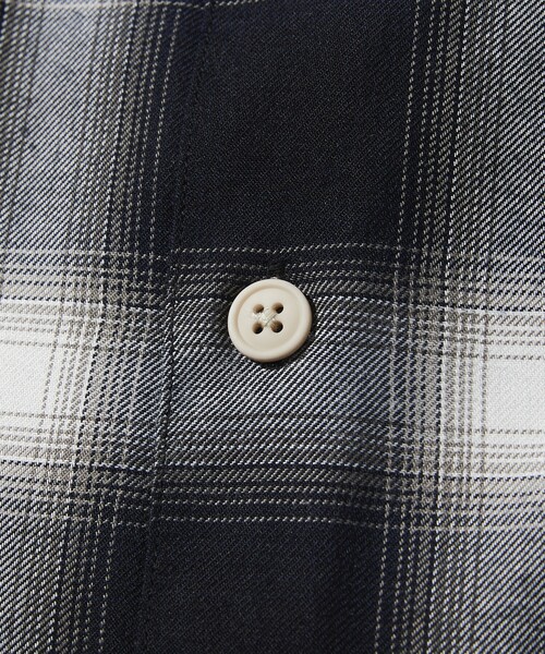 MLB（メジャーリーグベースボール）の「FREAK’S STORE/フリークスストア MLB ショートスリーブ チェックシャツ（シャツ/ブラウス・メンズ・ブラウン/ブラック/グレー・LARGE/MEDIUM）」の6枚目の写真