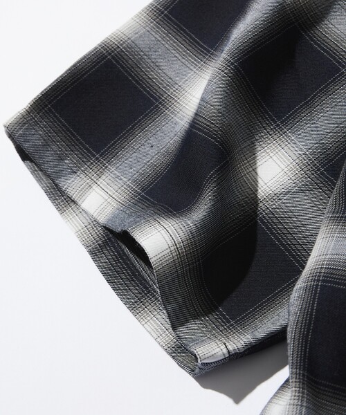 MLB（メジャーリーグベースボール）の「FREAK’S STORE/フリークスストア MLB ショートスリーブ チェックシャツ（シャツ/ブラウス・メンズ・ブラウン/ブラック/グレー・LARGE/MEDIUM）」の7枚目の写真