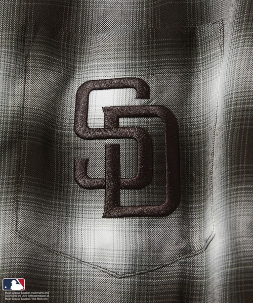 MLB（メジャーリーグベースボール）の「FREAK’S STORE/フリークスストア MLB ショートスリーブ チェックシャツ（シャツ/ブラウス・メンズ・ブラウン/ブラック/グレー・LARGE/MEDIUM）」の12枚目の写真