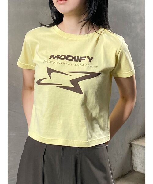 MURUA（ムルーア）の「シャープモチーフクロップドTシャツ（Tシャツ/カットソー・レディース・ホワイト/イエロー/ネイビー/ブラック/ブルー・FREE）」の5枚目の写真