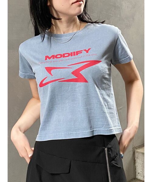 MURUA（ムルーア）の「シャープモチーフクロップドTシャツ（Tシャツ/カットソー・レディース・ホワイト/イエロー/ネイビー/ブラック/ブルー・FREE）」の4枚目の写真