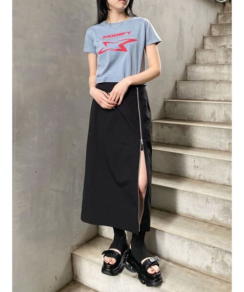 MURUA（ムルーア）の「シャープモチーフクロップドTシャツ（Tシャツ/カットソー・レディース・ホワイト/イエロー/ネイビー/ブラック/ブルー・FREE）」の7枚目の写真