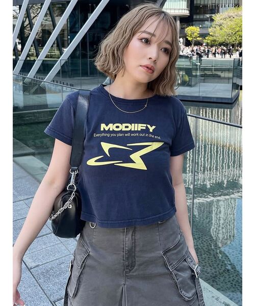 MURUA（ムルーア）の「シャープモチーフクロップドTシャツ（Tシャツ/カットソー・レディース・ホワイト/イエロー/ネイビー/ブラック/ブルー・FREE）」の12枚目の写真