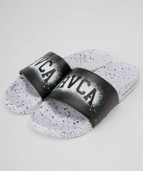 RVCA（ルーカ）の「RVCA メンズ IVY STANCIL SHOWER SANDAL ファッションサンダル 【2025年春夏モデル】/ルーカスライドサンダル・シャワサン(シャワーサンダル）（サンダル・メンズ・ブラック/ホワイト・10/9/8）」の2枚目の写真