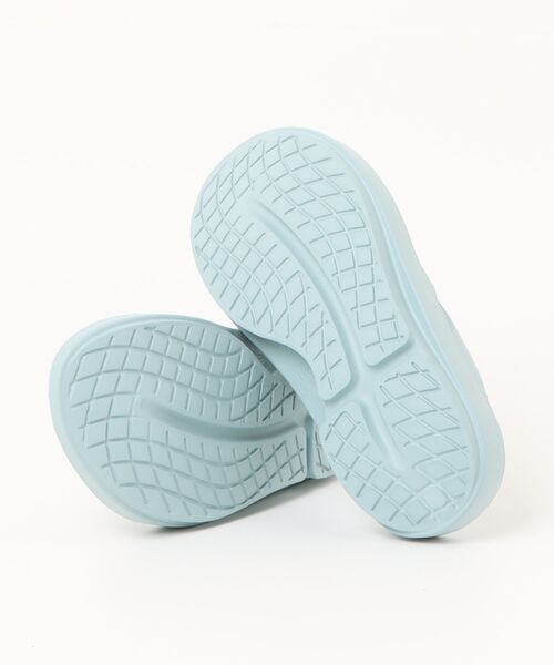 OOFOS(ウーフォス)の「OOFOS OOriginal-Mist 2000010154251(サンダル・レディース・ライトブルー・24㎝/25㎝/23㎝)」の10枚目の写真