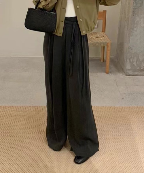 aimoha(アイモハ)の「ベルト付きワイドパンツ(スラックス・レディース・ブラック/ネイビー・SMALL/MEDIUM)」の4枚目の写真