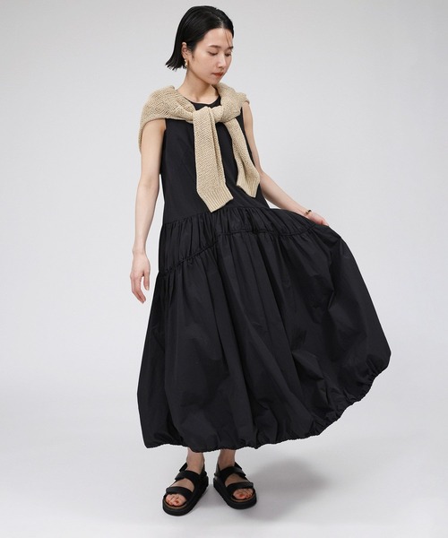 BABYLONE(バビロン)の「ナイロンボリュームノースリーブワンピース(ワンピース・レディース・ブラック/ブルー・フリー)」の9枚目の写真