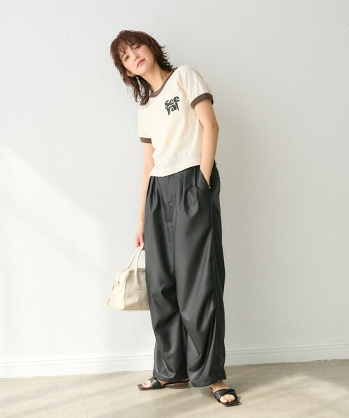 RIVE DROITE（リヴドロワ）の「【上品な光沢感/接触冷感】グロッシーパラシュートパンツ（その他パンツ・レディース・ブラック/カーキ/ライトベージュ・38/36）」の21枚目の写真