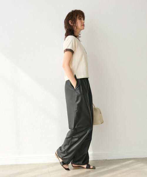 RIVE DROITE（リヴドロワ）の「【上品な光沢感/接触冷感】グロッシーパラシュートパンツ（その他パンツ・レディース・ブラック/カーキ/ライトベージュ・38/36）」の22枚目の写真