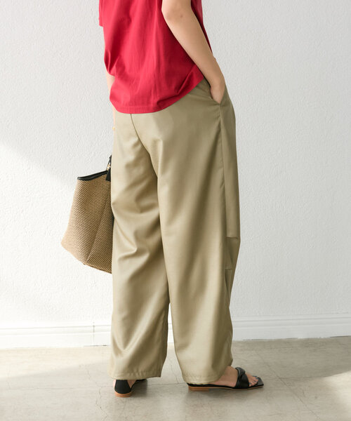 RIVE DROITE（リヴドロワ）の「【上品な光沢感/接触冷感】グロッシーパラシュートパンツ（その他パンツ・レディース・ブラック/カーキ/ライトベージュ・38/36）」の12枚目の写真