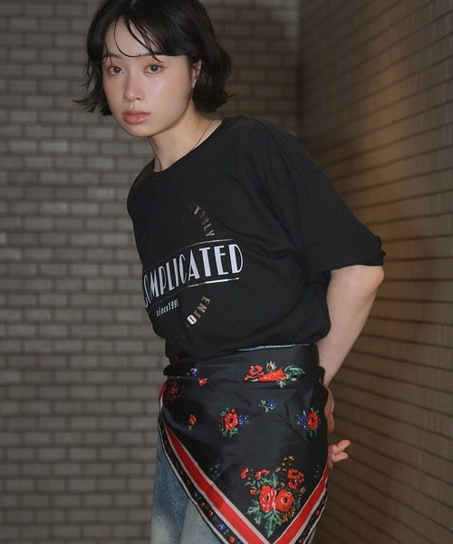 Ampirula(アンピルーラ)の「箔プリントオーバーサイズTシャツ(Tシャツ/カットソー・レディース・ホワイト/ブラック・FREE)」の5枚目の写真