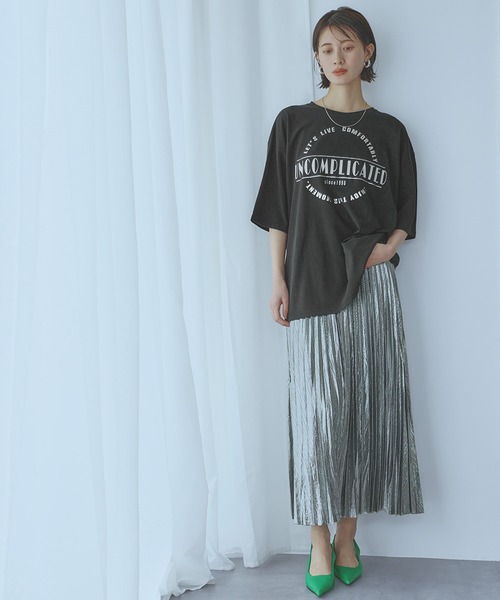 Ampirula(アンピルーラ)の「箔プリントオーバーサイズTシャツ(Tシャツ/カットソー・レディース・ホワイト/ブラック・FREE)」の8枚目の写真