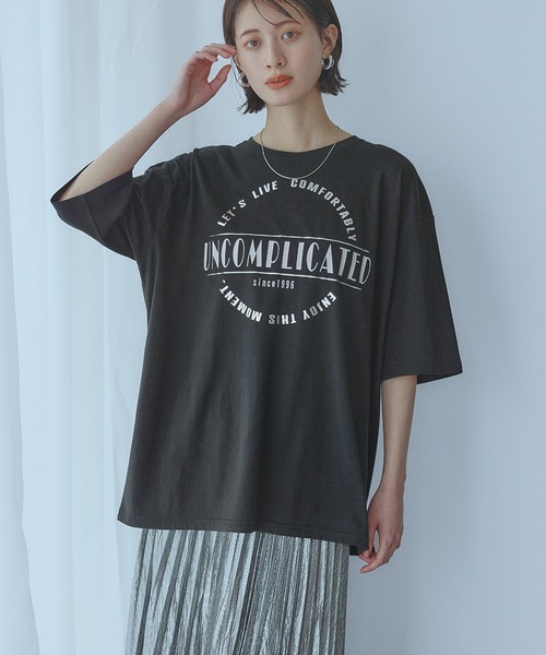 Ampirula(アンピルーラ)の「箔プリントオーバーサイズTシャツ(Tシャツ/カットソー・レディース・ホワイト/ブラック・FREE)」の9枚目の写真