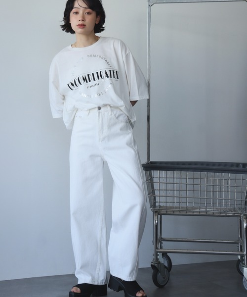 Ampirula(アンピルーラ)の「箔プリントオーバーサイズTシャツ(Tシャツ/カットソー・レディース・ホワイト/ブラック・FREE)」の11枚目の写真