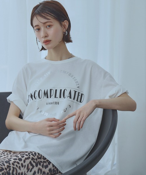 Ampirula(アンピルーラ)の「箔プリントオーバーサイズTシャツ(Tシャツ/カットソー・レディース・ホワイト/ブラック・FREE)」の14枚目の写真