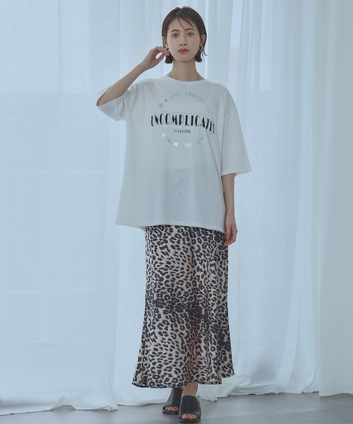 Ampirula(アンピルーラ)の「箔プリントオーバーサイズTシャツ(Tシャツ/カットソー・レディース・ホワイト/ブラック・FREE)」の15枚目の写真