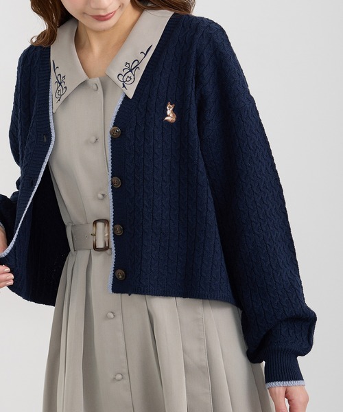 NICOLE CLUB（ニコル　クラブ）の「ラインケーブルカーディガン（カーディガン/ボレロ・レディース・グリーン/ラベンダー/オフホワイト/ネイビー・FREE）」の4枚目の写真