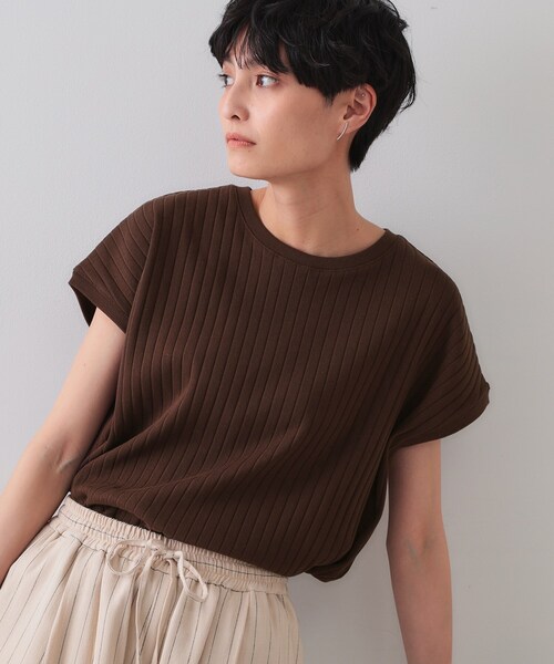 OPAQUE.CLIP(オペークドットクリップ)の「◆ワイドリブフレンチTシャツ【洗濯機洗い可】(Tシャツ/カットソー・レディース・ダークブラウン/ホワイト/ベビーピンク・40/38/42)」の2枚目の写真