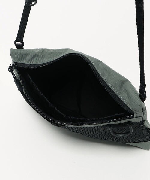 green label relaxing(グリーンレーベルリラクシング)の「<snow peak>Everyday Use サコッシュ(ショルダーバッグ・メンズ・グレー系/ブラック・FREE)」の10枚目の写真