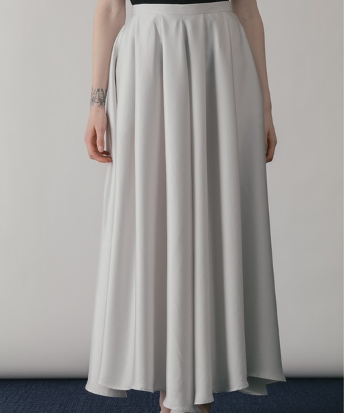 CINOH（チノ）の「SATIN FLARE SKIRT（スカート・レディース・レッド/ライトグレー/ブラック・38/36）」の10枚目の写真