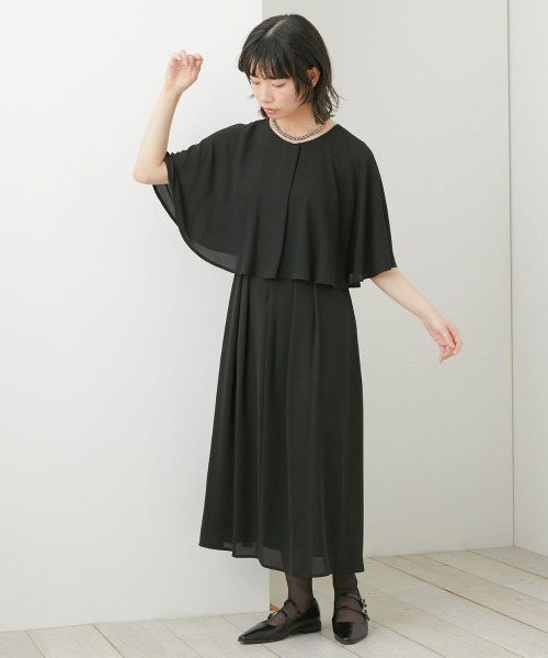 Neina(ネイナ)の「【喪服・礼服】日本製生地使用 洗える防しわ前開きケープ風ワンピース<大きいサイズ有>〔Neina〕(スーツセット・レディース・ブラック・M/L/LL/3L/4L/5L)」の2枚目の写真